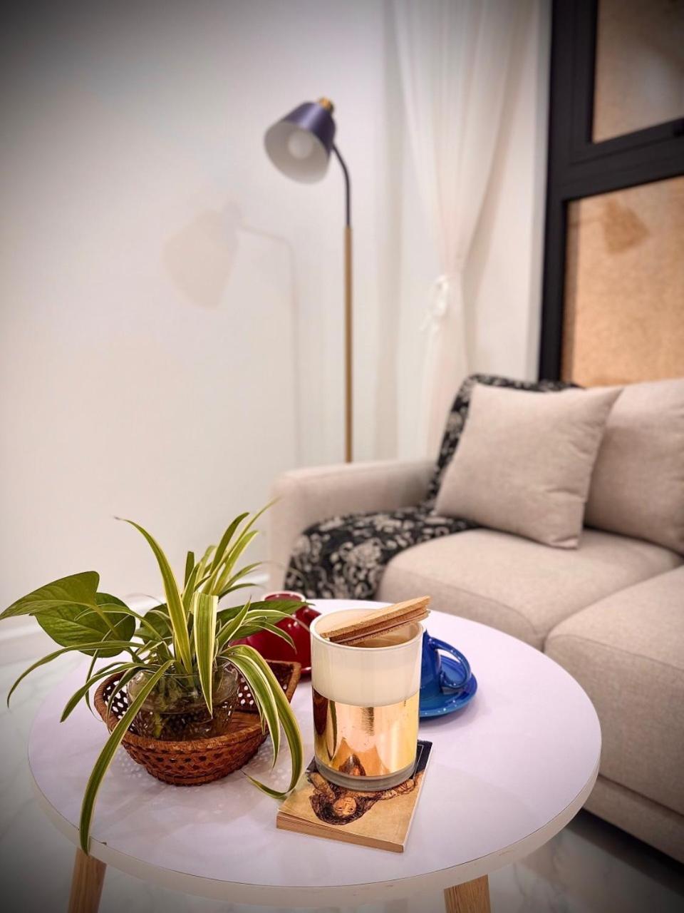 Luxury Econest - With Swimming Pool & Gym * Hanoï